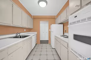 893 Farmington Ave, West Hartford, CT 06119 - Photo 11