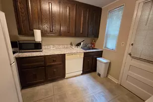 79 Mencel Cir, Bridgeport, CT 06610 - Photo 7
