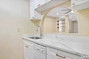 25 Ellsworth St, Bridgeport, CT 06605 - Photo 13