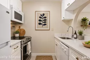 25 Ellsworth St, Bridgeport, CT 06605 - Photo 3