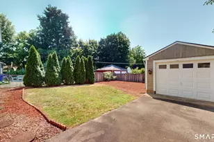 8 Chestnut St, Windsor Locks, CT 06096 - Photo 33