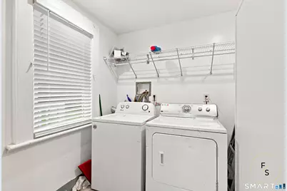 34 Harlem Avenue, Bridgeport, CT 06606 - Photo 15