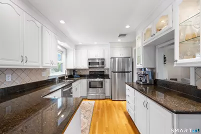 24 Heather Lane, Norwalk, CT 06851 - Photo 9