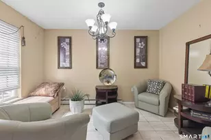 32 Fairfield Ln, Bloomfield, CT 06002 - Photo 3