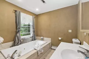 32 Fairfield Ln, Bloomfield, CT 06002 - Photo 21