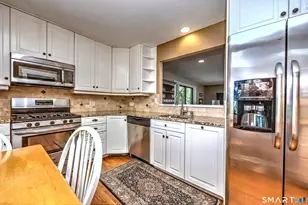383 Sequoia Ln, Stratford, CT 06614 - Photo 7