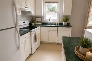 89 Carriage Path S, Milford, CT 06460 - Photo 3
