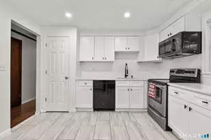 14 Briar Ln, Bloomfield, CT 06002 - Photo 5