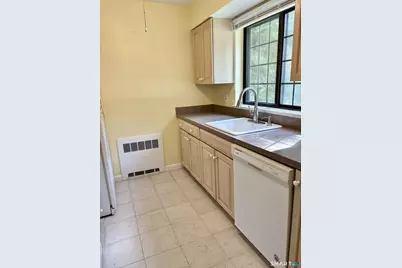 559 Swanson Crescent #559, Milford, CT 06461 - Photo 3