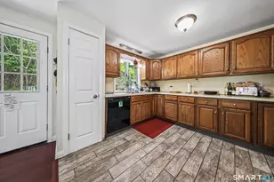 58 Oak Hollow Dr, Waterbury, CT 06708 - Photo 7