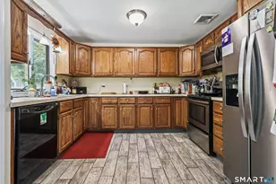 58 Oak Hollow Dr, Waterbury, CT 06708 - Photo 5