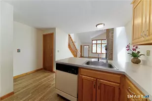 33 Ivy Ln, South Windsor, CT 06074 - Photo 7