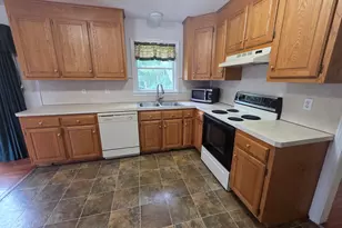 15 Elizabeth Dr, Stonington, CT 06379 - Photo 3