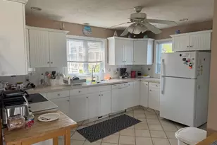 105 Milford Point Rd, Milford, CT 06460 - Photo 15