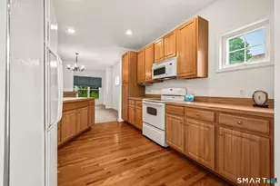 19 Plumrose Ct, Portland, CT 06480 - Photo 7