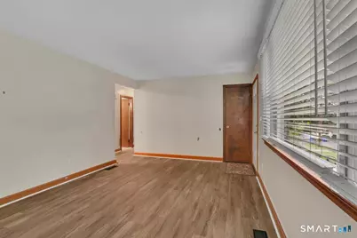 84 Fairlawn Avenue, Waterbury, CT 06705 - Photo 3