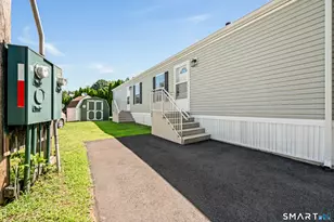 21 Western Sands Bridge, Wallingford, CT 06492 - Photo 3