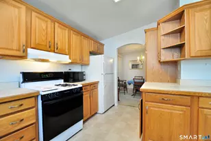 13 Laurel Cir, East Windsor, CT 06088 - Photo 9