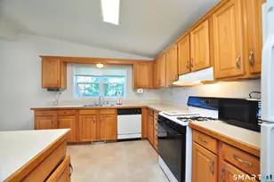 13 Laurel Cir, East Windsor, CT 06088 - Photo 11