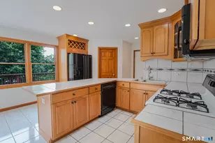 141 Union St, Manchester, CT 06042 - Photo 7