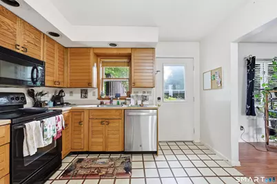36 Lester Street, New London, CT 06320 - Photo 13