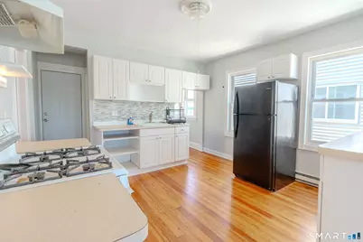 53-55 Davis Avenue #B, Bridgeport, CT 06605 - Photo 5