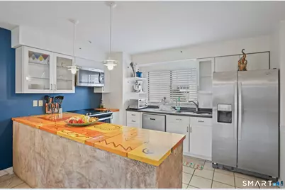 130 Myrtle Avenue #A, Stamford, CT 06902 - Photo 3