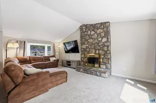 95 Yorktown Rd, Southington, CT 06489 - Photo 7