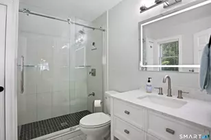 98 Youngstown Rd, Fairfield, CT 06824 - Photo 17