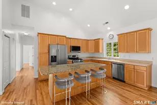 10 West St, Woodbridge, CT 06525 - Photo 5