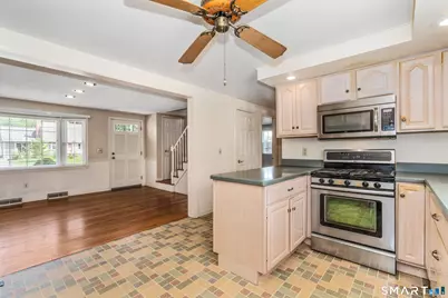 42 Sadler Street, Windsor Locks, CT 06096 - Photo 17