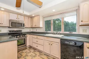 42 Sadler St, Windsor Locks, CT 06096 - Photo 15