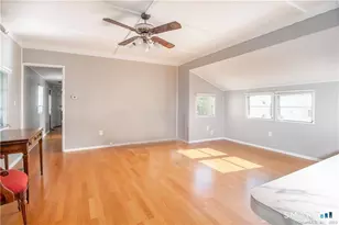 166 Pocono Pt Rd, Danbury, CT 06810 - Photo 13