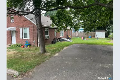 125 Alexander Drive, Bridgeport, CT 06606 - Photo 11