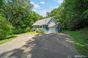 231 Crestwood Dr, Naugatuck, CT 06770 - Photo 3