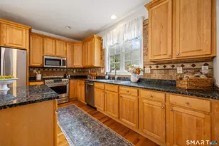 2 Ellsworth Pl, Avon, CT 06001 - Photo 13