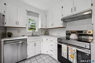 10 Middle Ln, Simsbury, CT 06070 - Photo 5