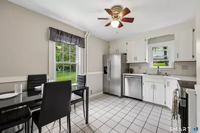 10 Middle Lane, Simsbury, CT 06070 - Photo 3