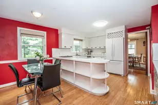 2425 Albany Ave, West Hartford, CT 06117 - Photo 5