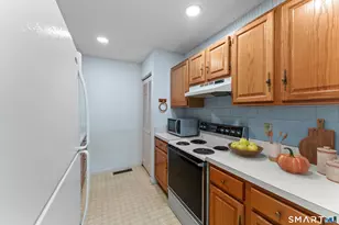 675 Newfield St, Middletown, CT 06457 - Photo 7
