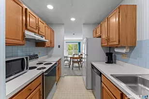 675 Newfield St, Middletown, CT 06457 - Photo 7