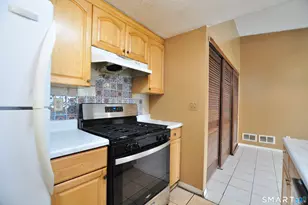 64 Little Oak Ln, Rocky Hill, CT 06067 - Photo 13