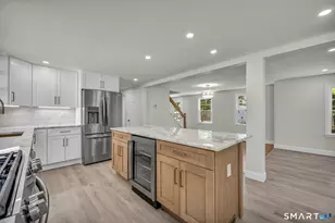 22 Trumbull Rd, Waterford, CT 06385 - Photo 7