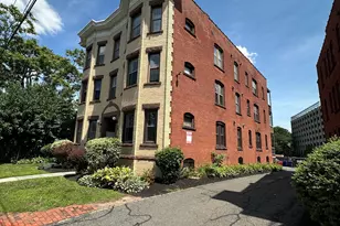 36 Essex St, Hartford, CT 06114 - Photo 3