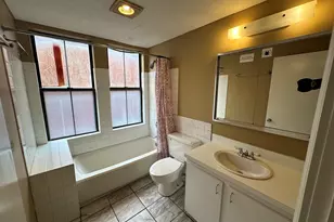 36 Essex St, Hartford, CT 06114 - Photo 17