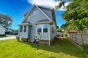 25 Beckwith St, East Lyme, CT 06357 - Photo 3