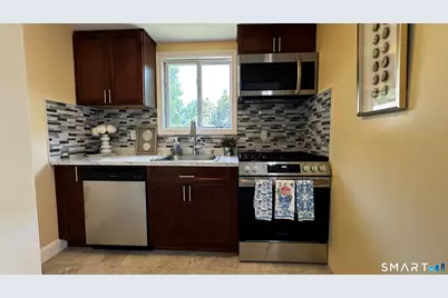 406 Oakwood Avenue, West Hartford, CT 06110 - Photo 5
