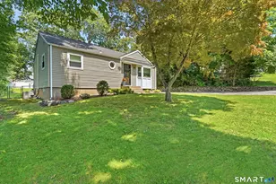 31 Sunset Dr, Shelton, CT 06484 - Photo 3