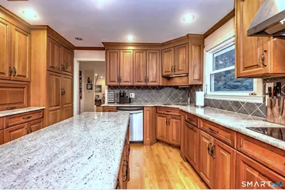 52 Lauderdale Drive, Trumbull, CT 06611 - Photo 23