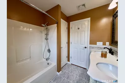 28 Weybosset Street, Shelton, CT 06484 - Photo 15